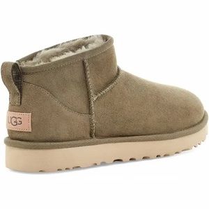 ULTRA MINI UGGS💚💚💚